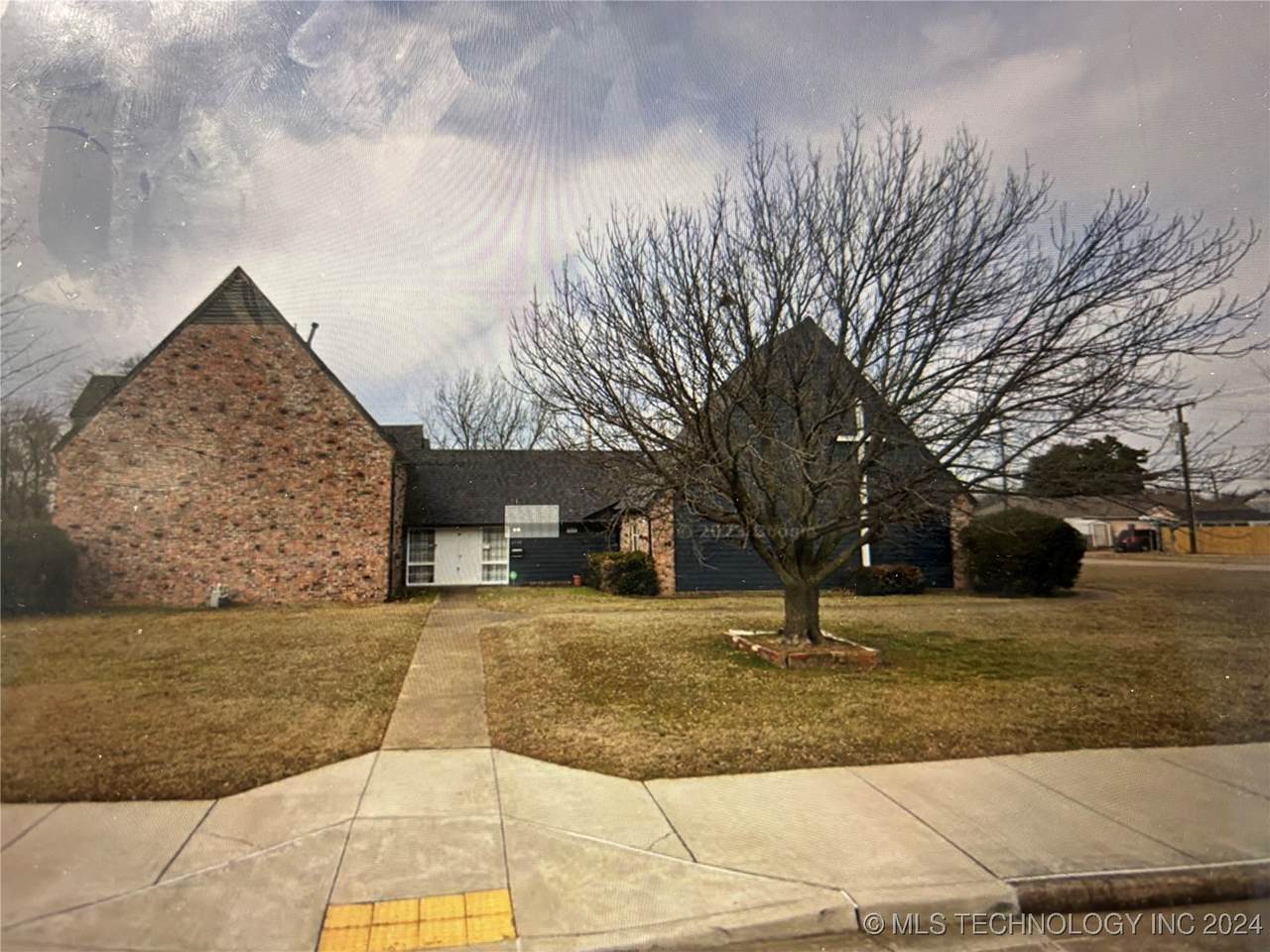 2330 Quaker Avenue - Photo 1