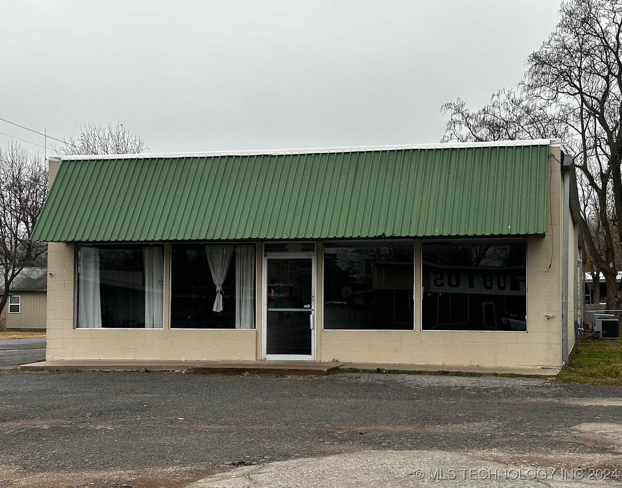 401 2nd Street - Photo 1