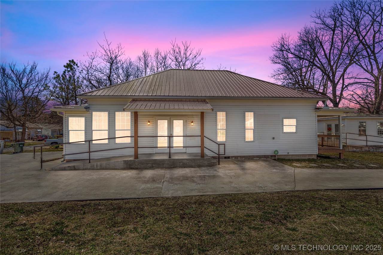 502 Taft Avenue - Photo 1