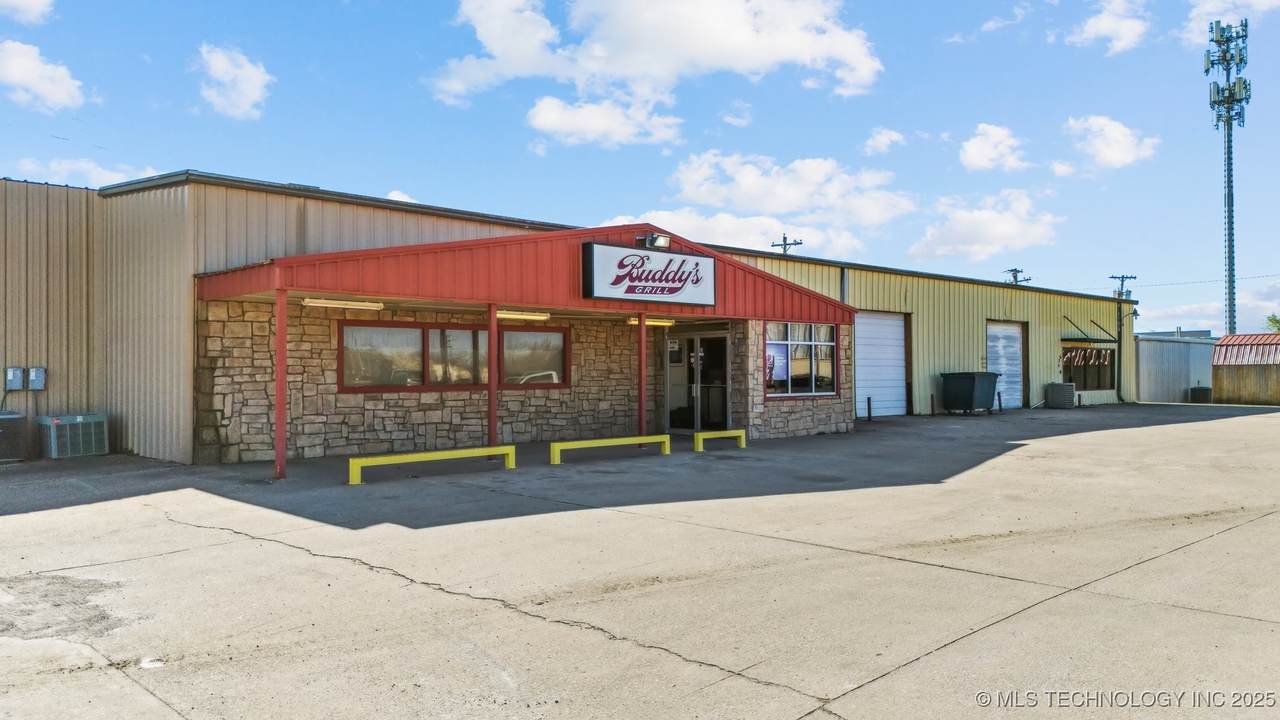 620 Jm Davis Boulevard - Photo 1