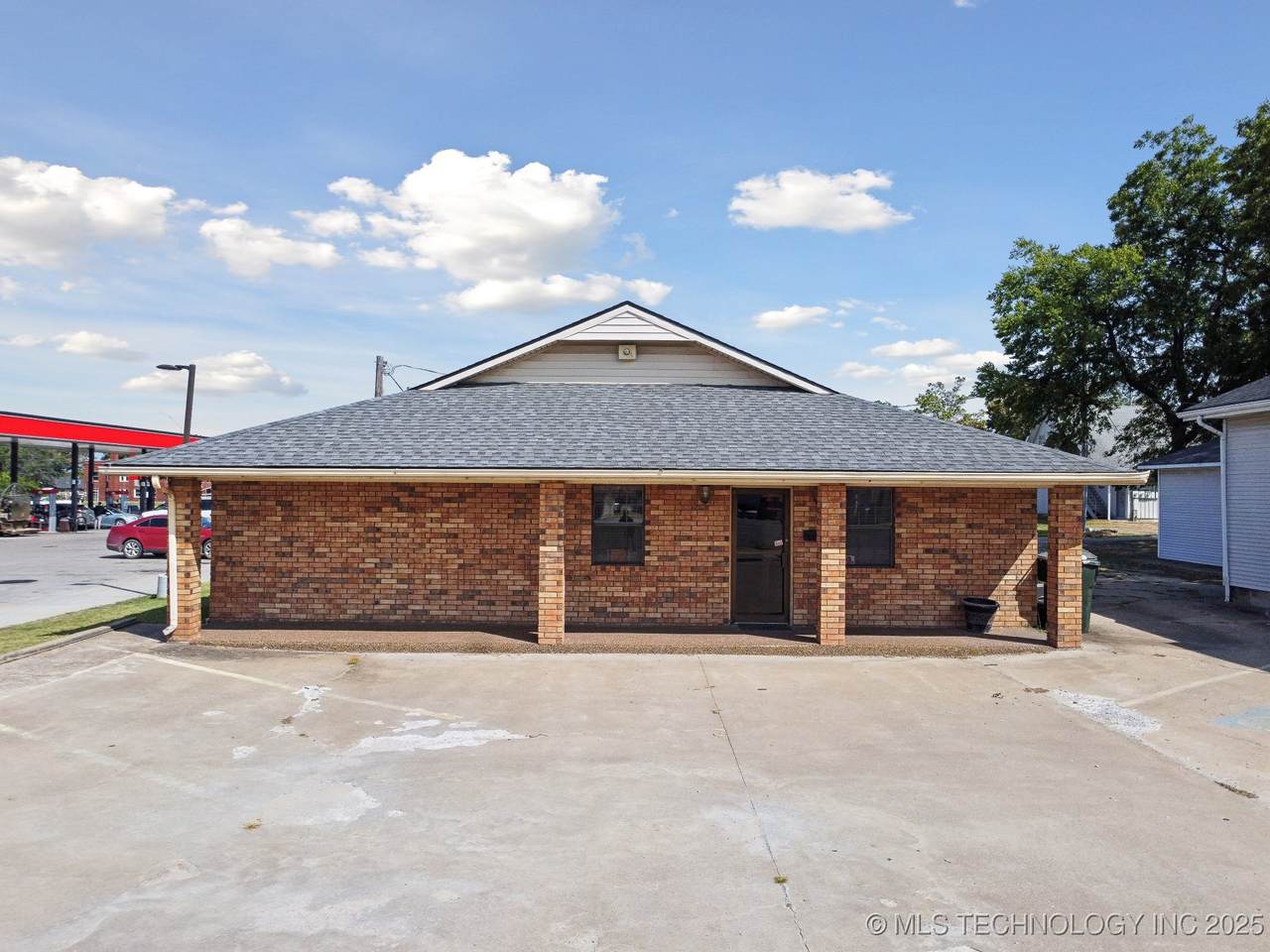 1015 6th Street - Photo 1