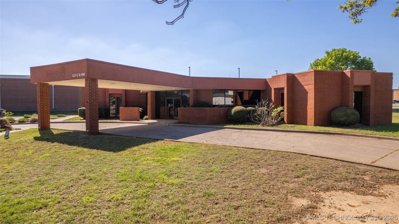 1221 G Street - Photo 1