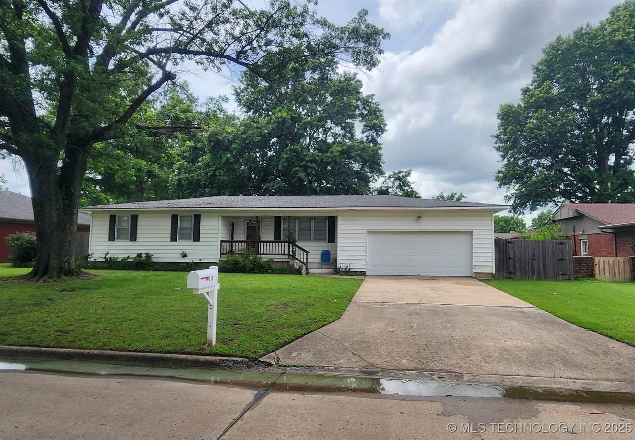 219 Anthony Street - Photo 1