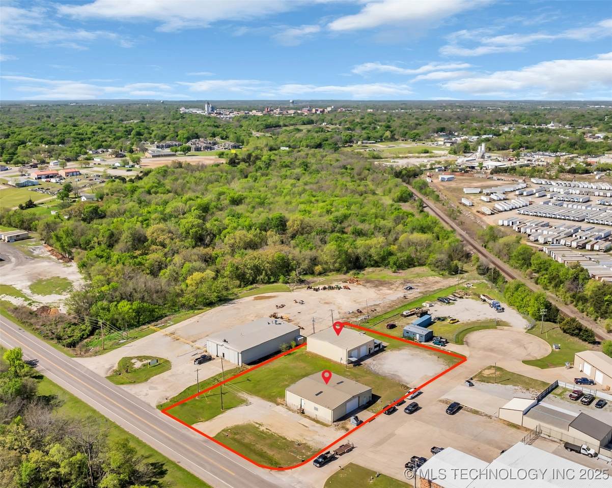 1717 Veterans - Photo 1