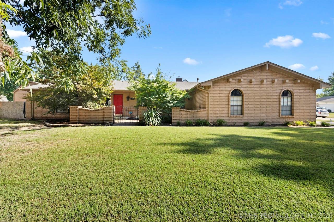 1400 Quinton Street - Photo 1