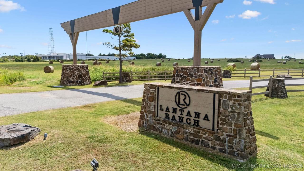  Lantana Boulevard - Photo 1