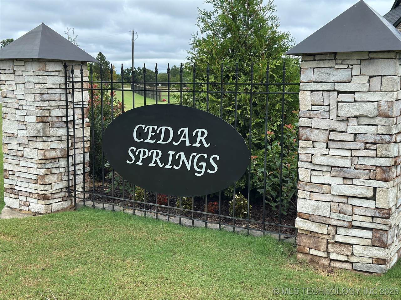 10036 Ratliff Drive - Photo 1