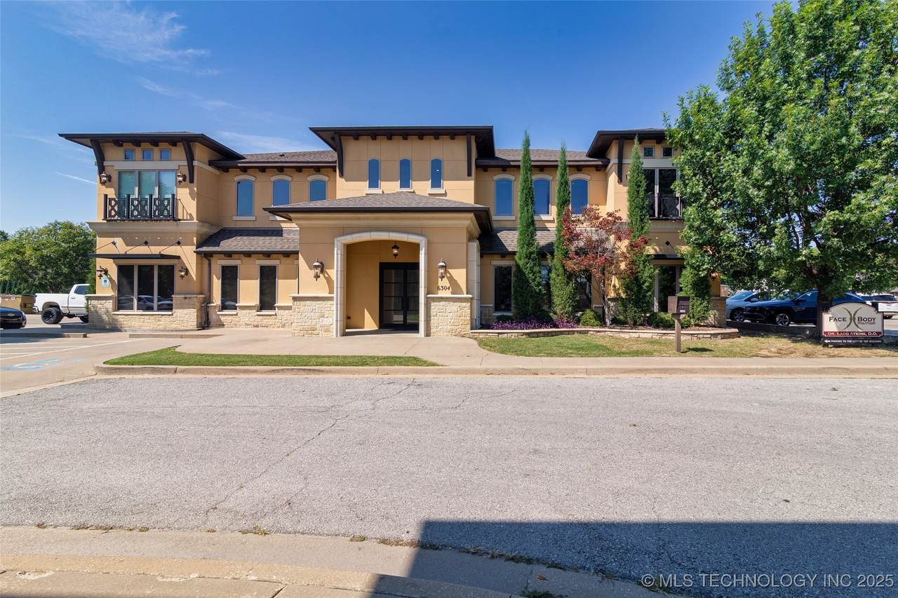 6304 102nd Street - Photo 1