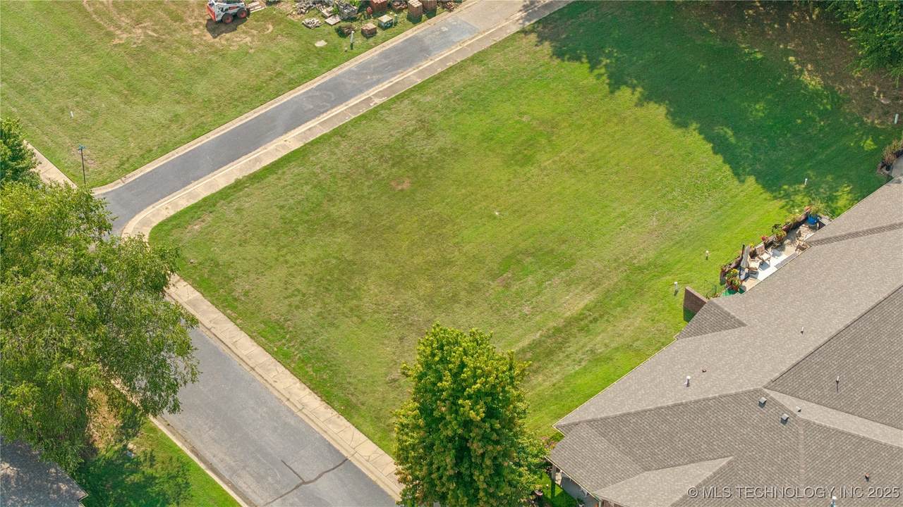 501 St Andrews Place - Photo 1