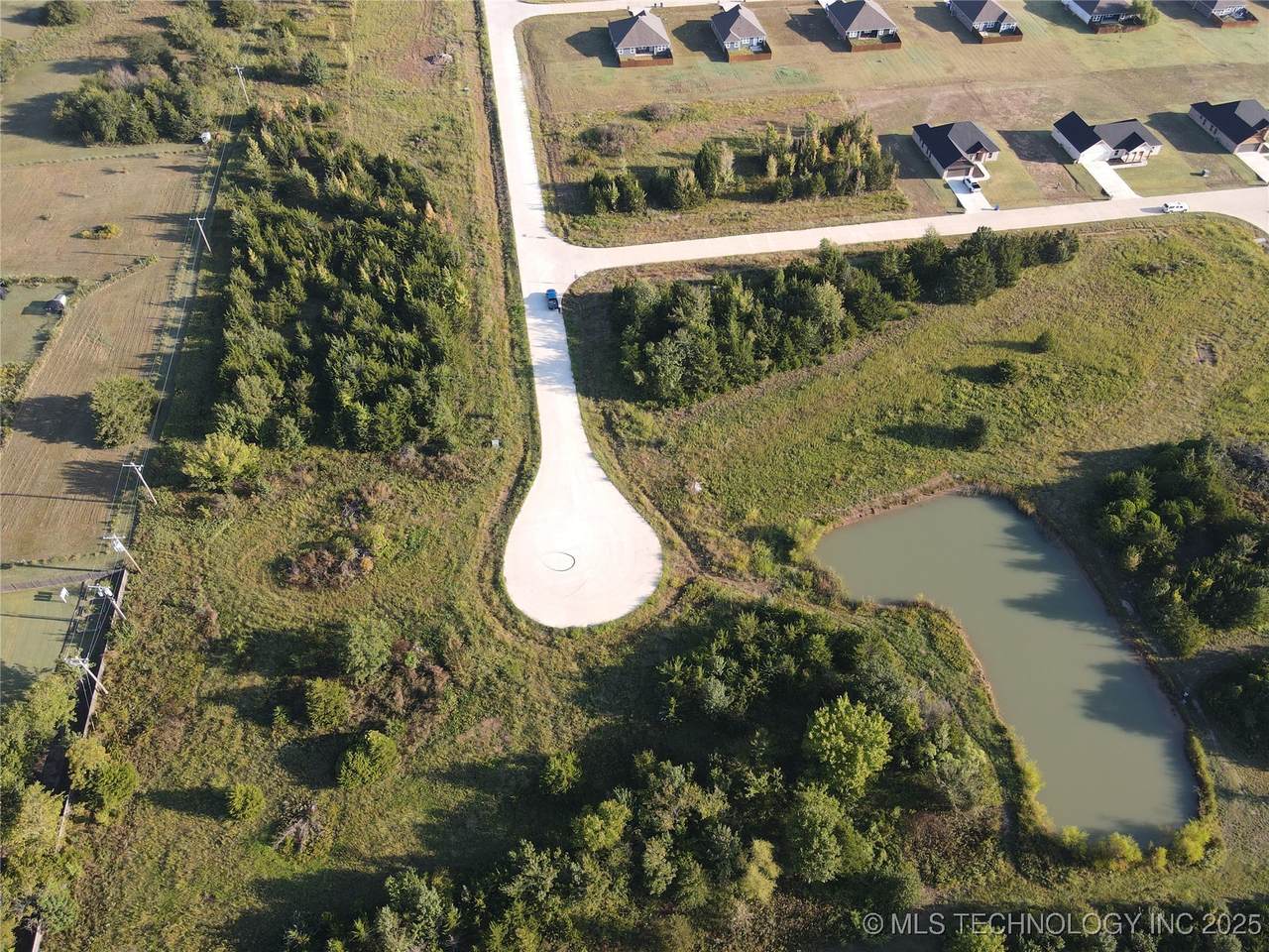 98 Royal Oak Drive - Photo 1