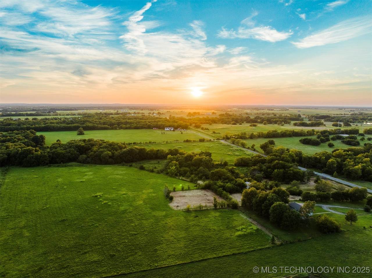 3 Old Town Road - Photo 1