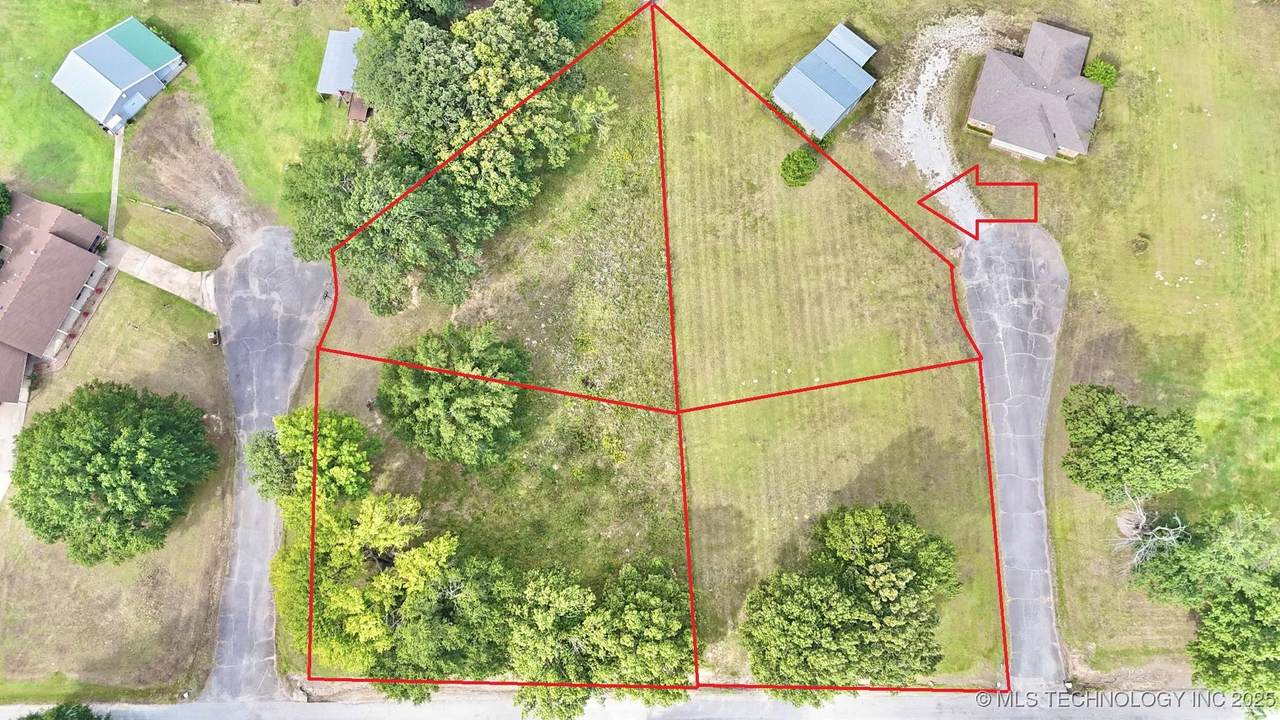 16 3rd Circle - Photo 1