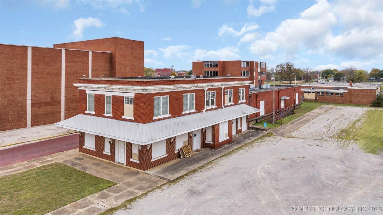 301 Washington - Photo 1