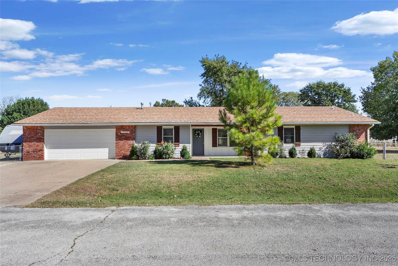 17437 91st East Avenue - Photo 1