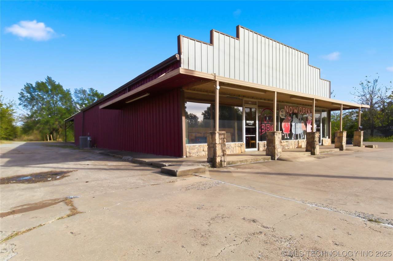 1016 Washington - Photo 1