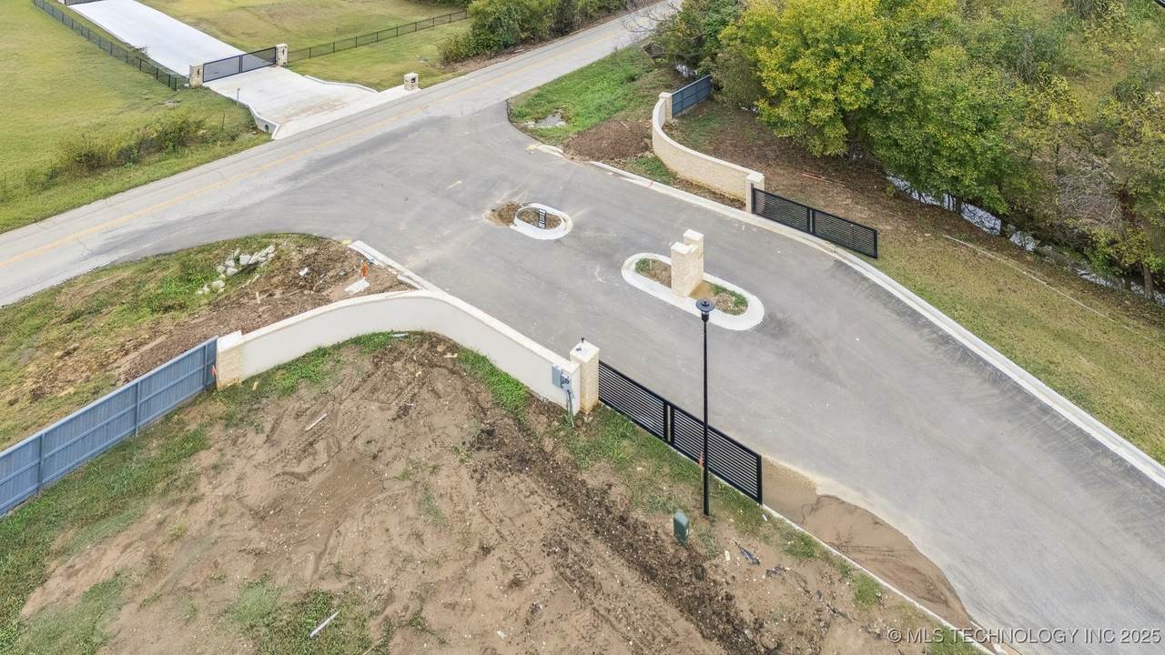 3102 70th Street - Photo 1