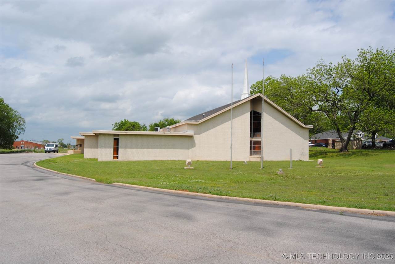 1930 Arlington Street - Photo 1