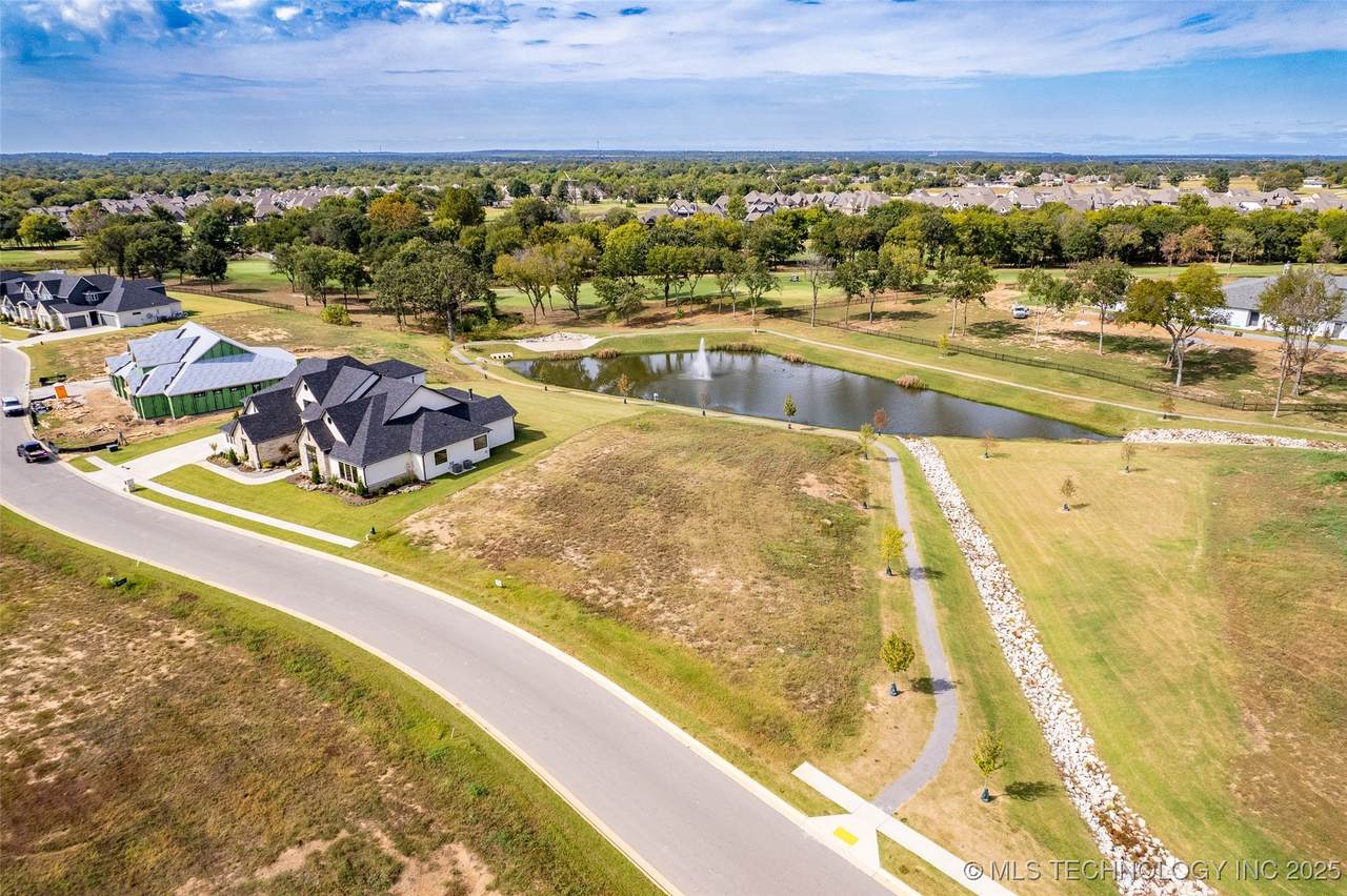 8908 Elgin Street - Photo 1