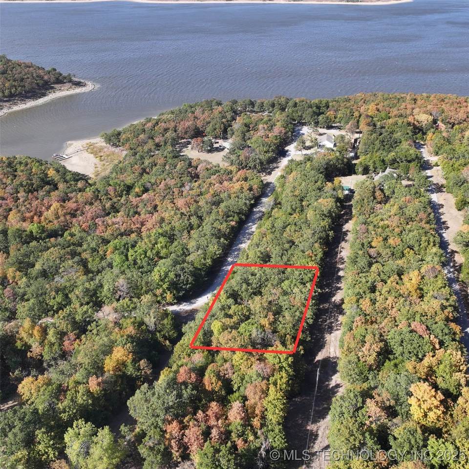 827 Harbor Drive - Photo 1