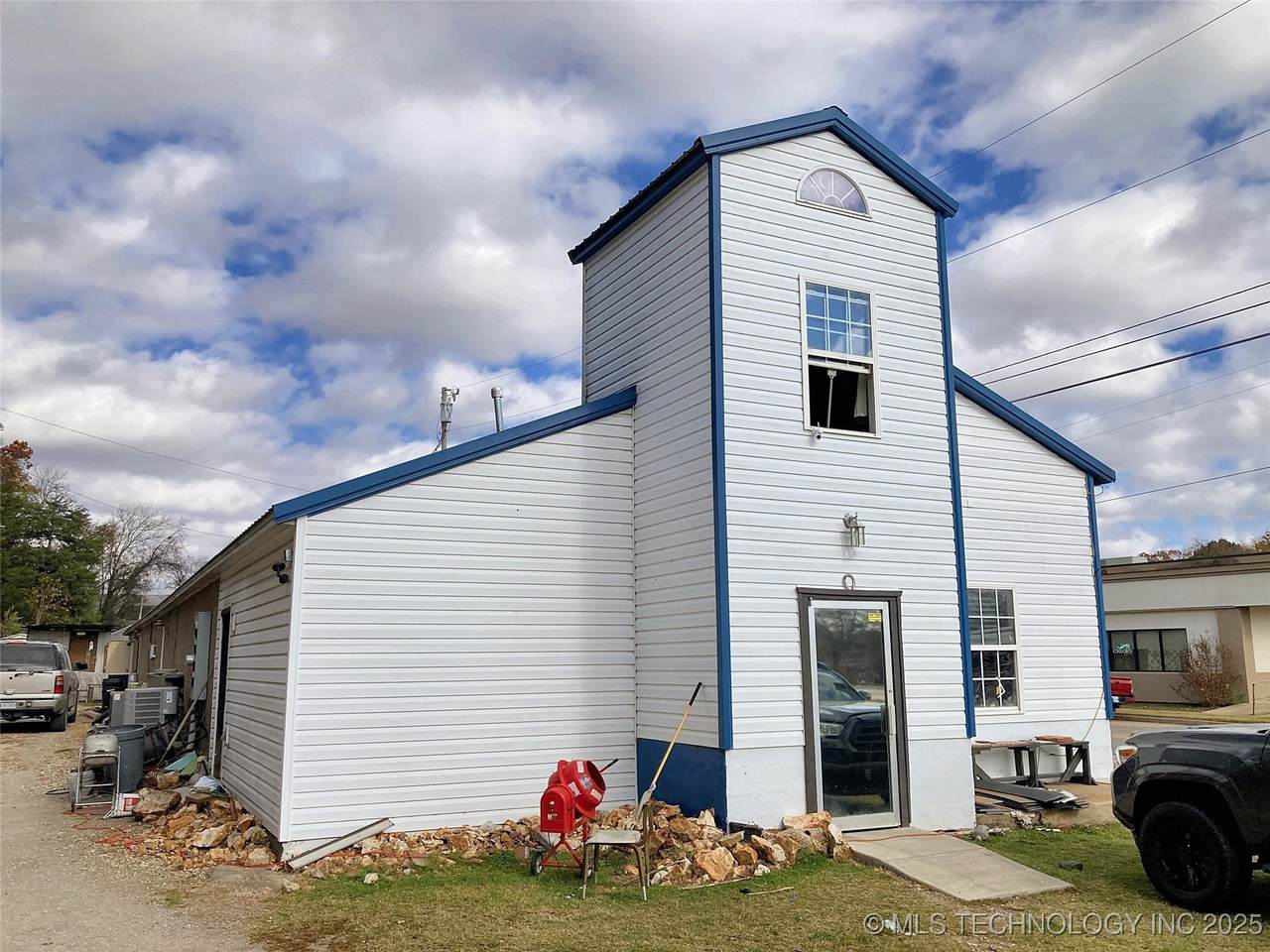 704 Muskogee Avenue - Photo 1