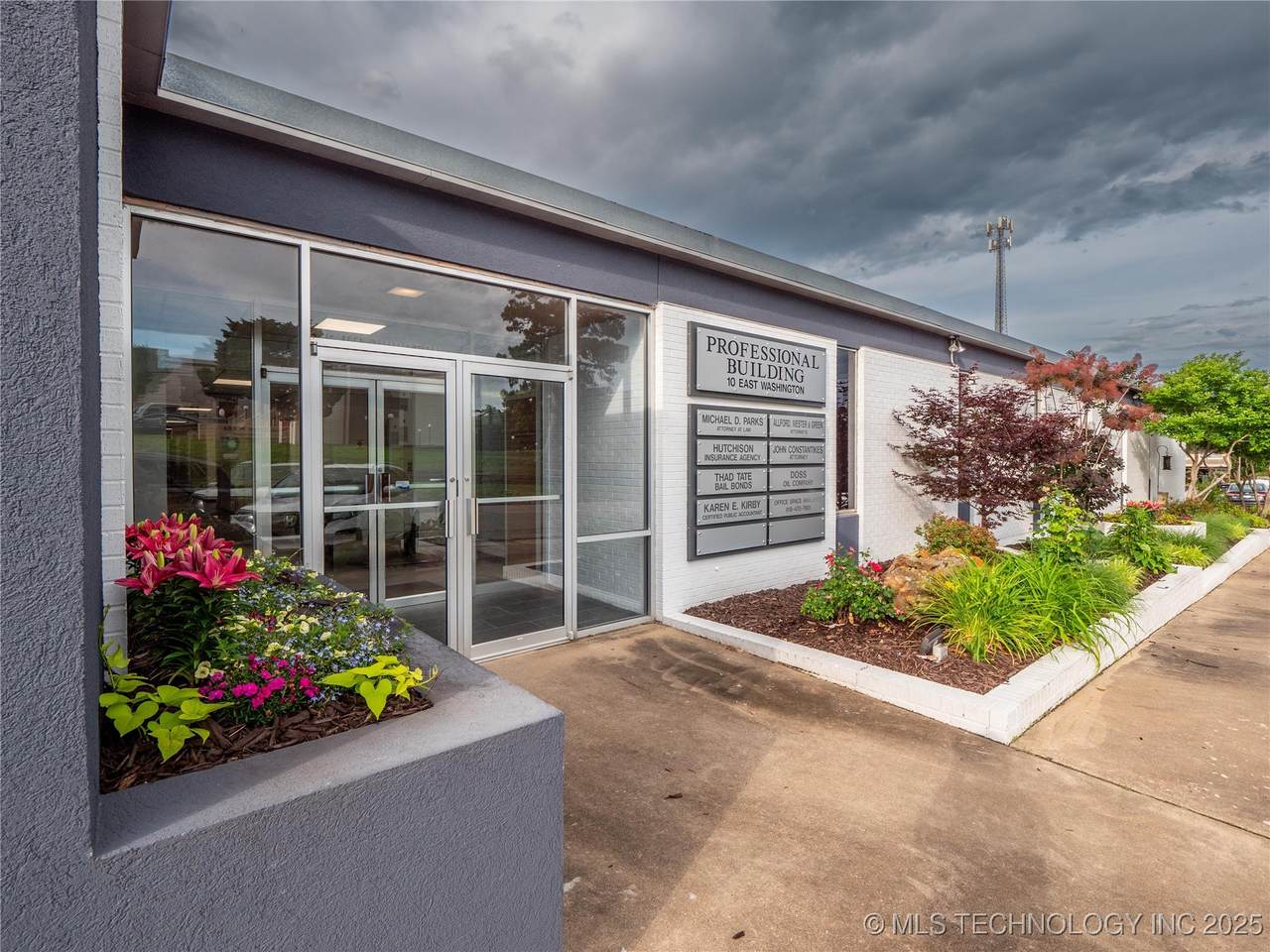 10 Washington Avenue - Photo 1