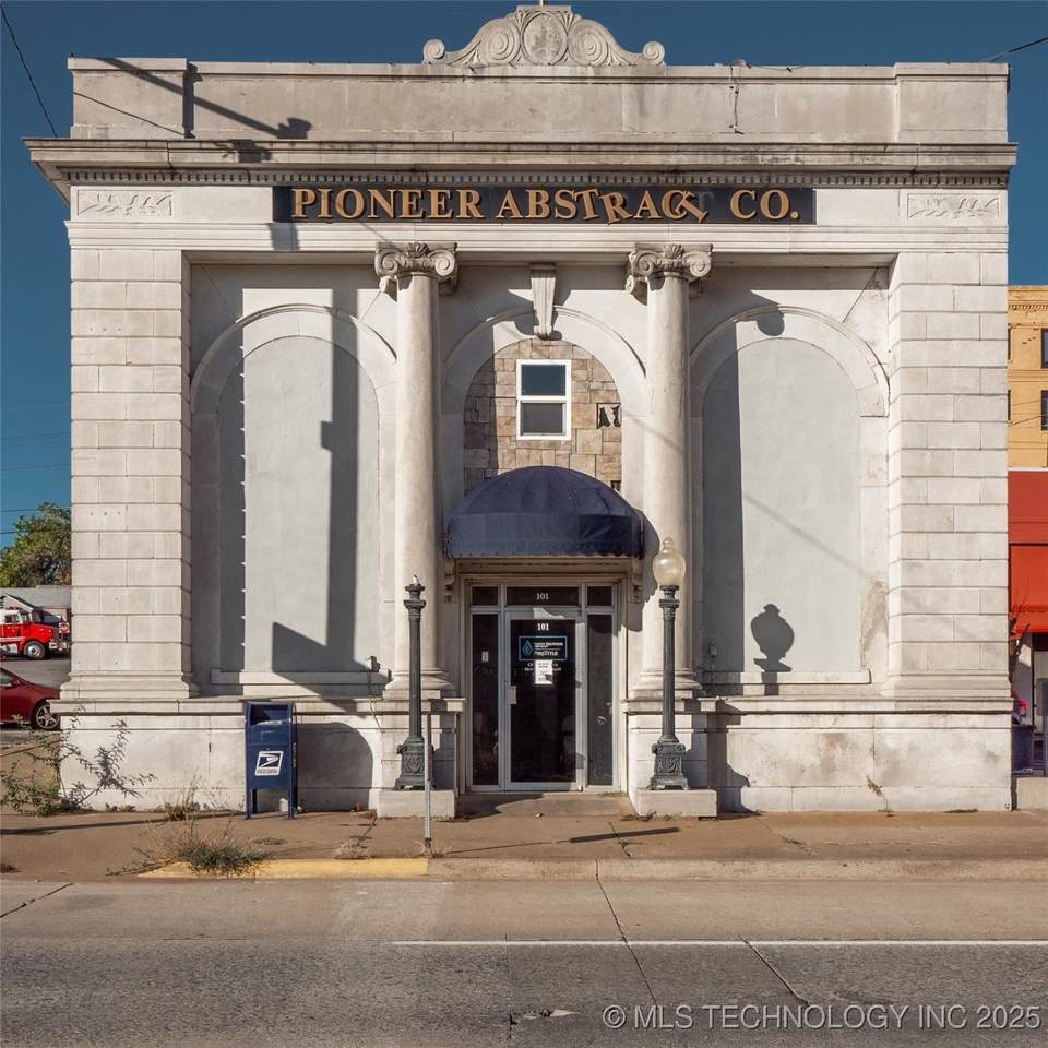 101 Carl Albert - Photo 1