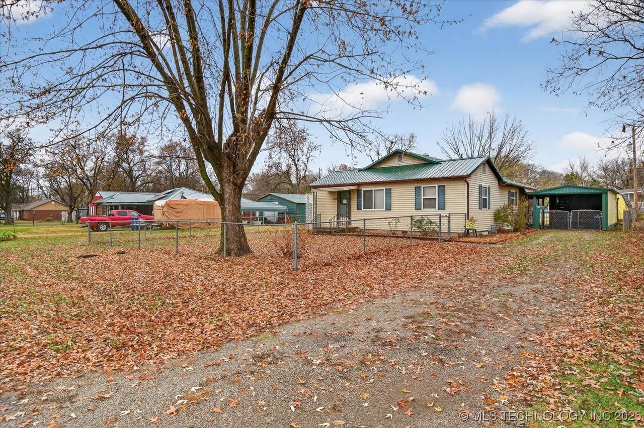 715 Hickory Street - Photo 1