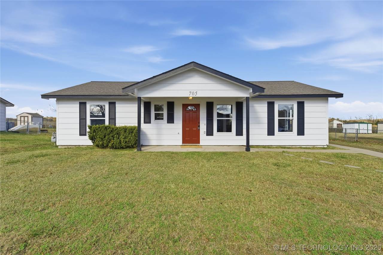 705 Palmetto Road - Photo 1