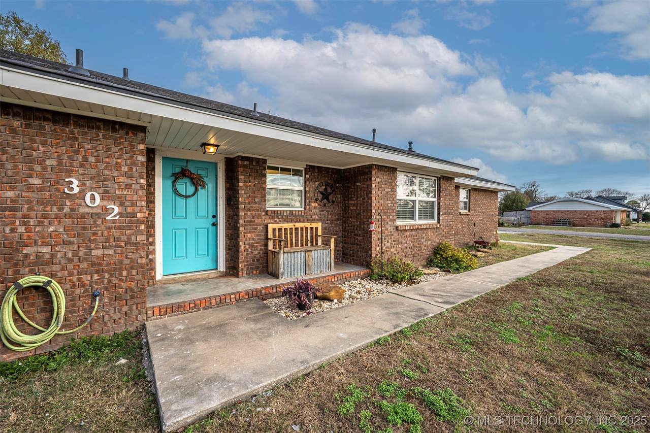 302 County Line - Photo 1