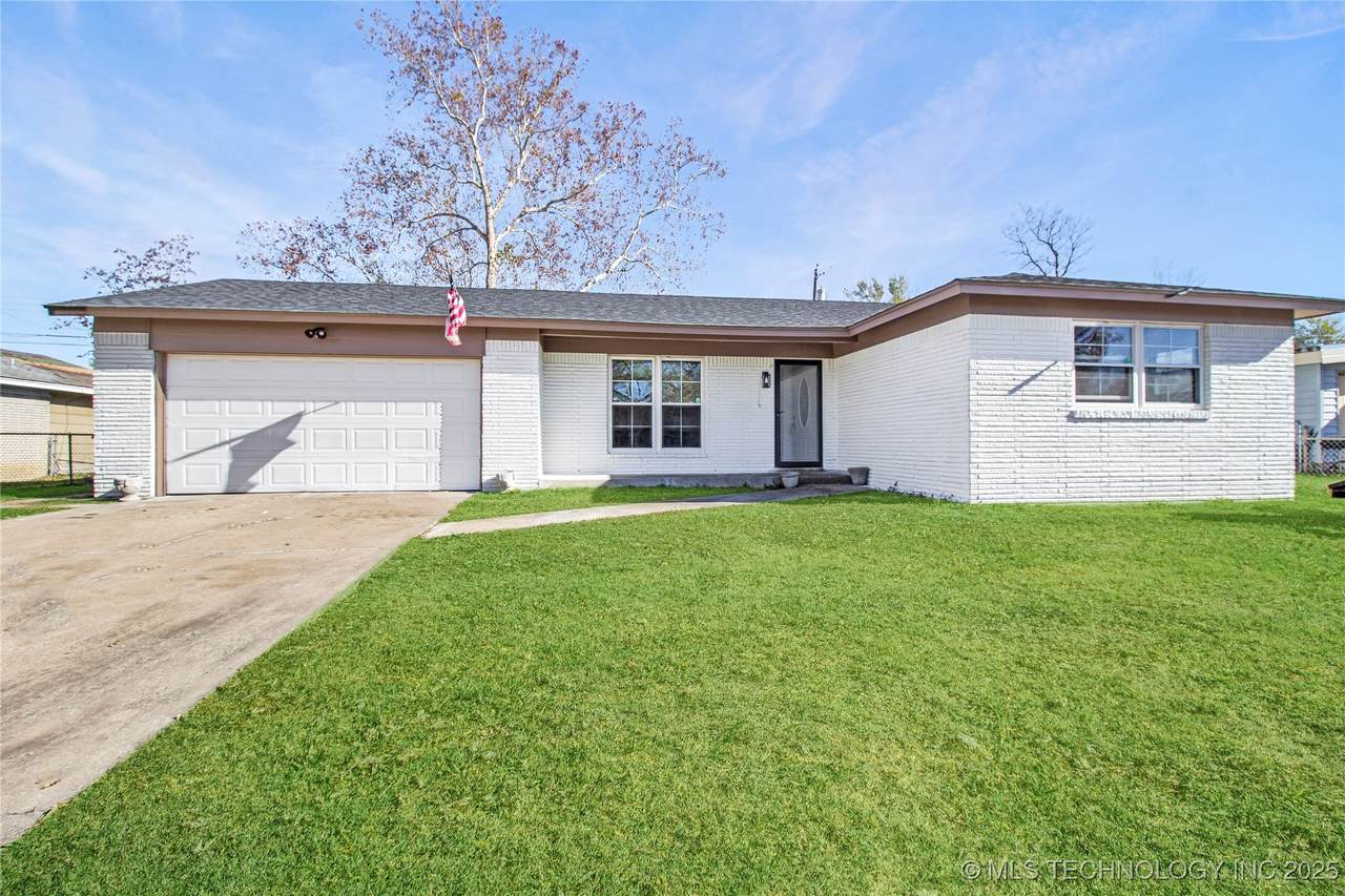 47 204th East Avenue - Photo 1