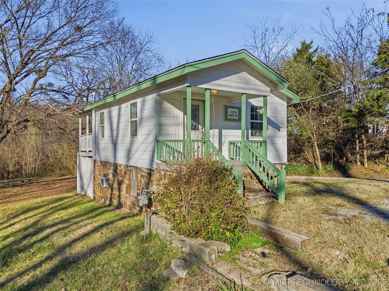 1026 Valley Drive - Photo 1