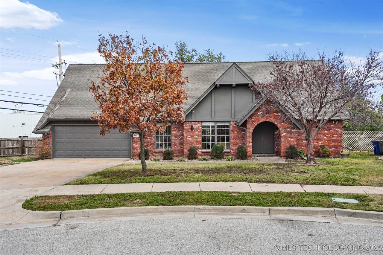 4601 66th East Avenue - Photo 1