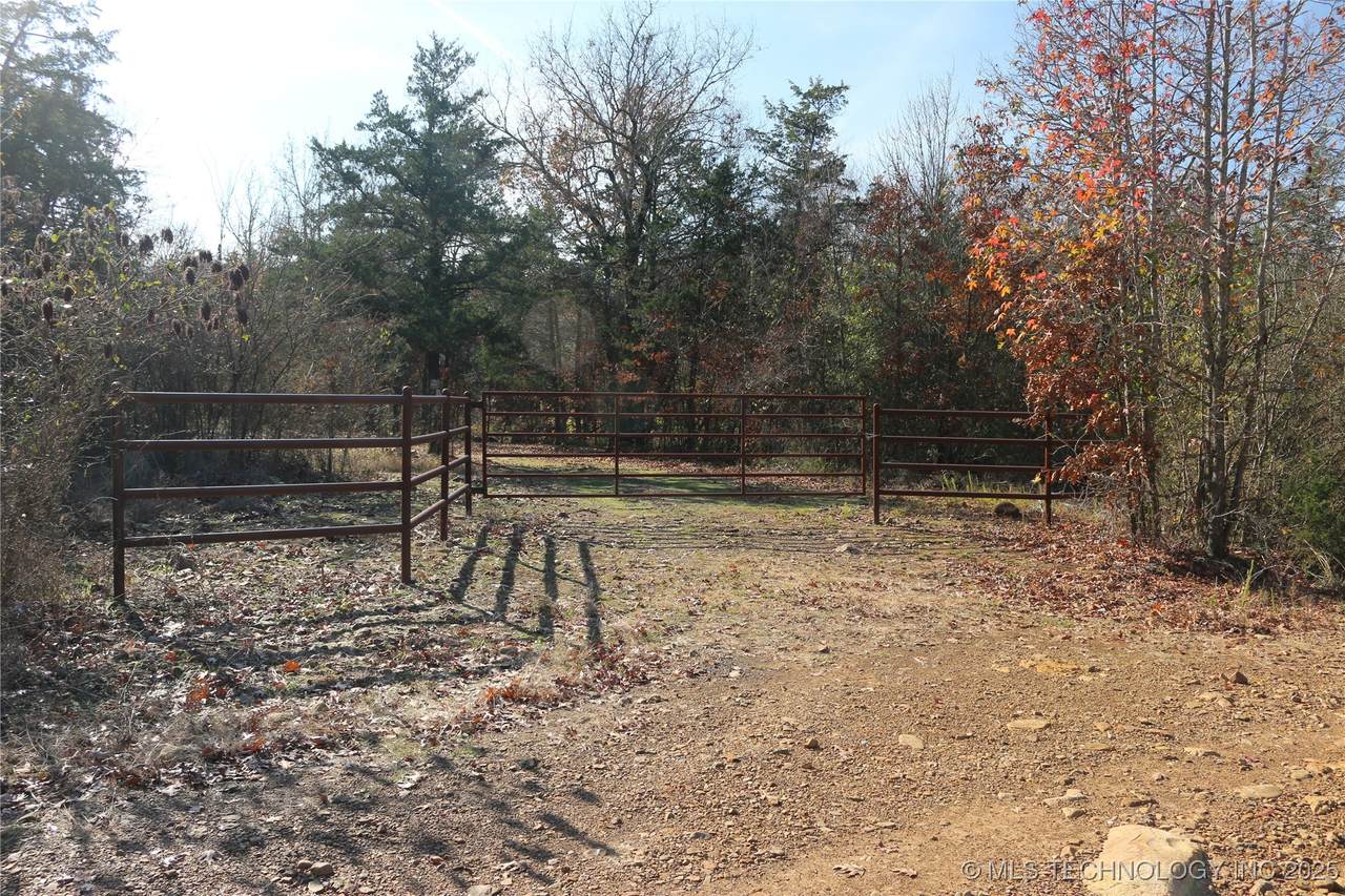  Poteau Mountain - Photo 1