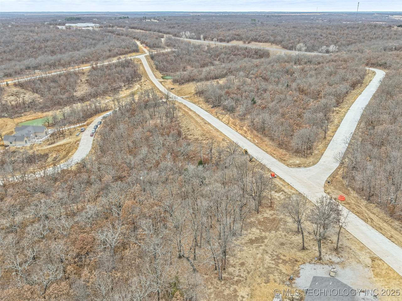 15956 Lakewood Circle - Photo 1