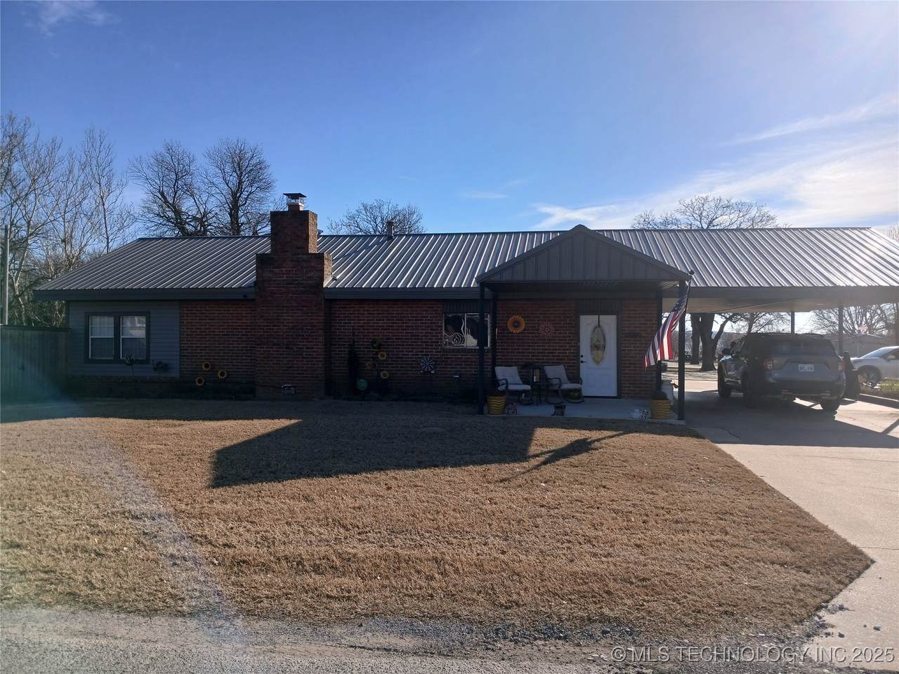 417558 Bridgeport Road - Photo 1