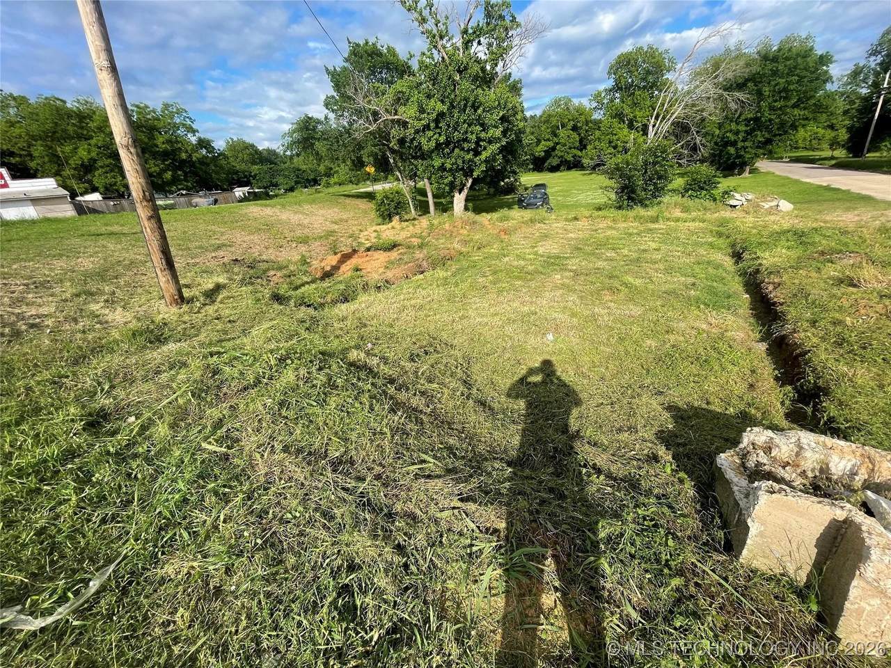 902 4th Avenue - Photo 1