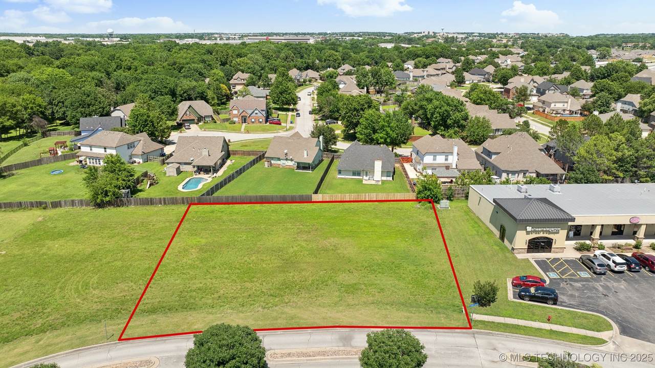 3200 Lansing Street - Photo 1