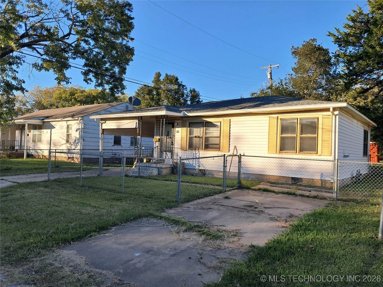 215 9th - Photo 1
