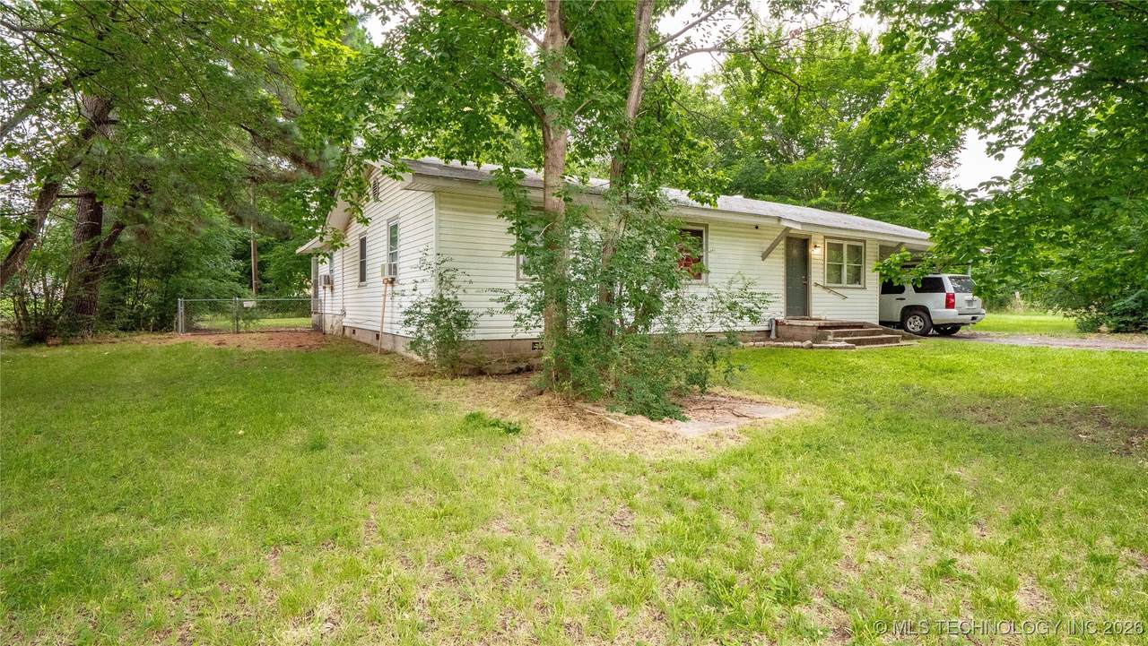 809 Carbon Avenue - Photo 1