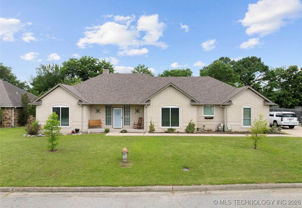 1507 Southern Hills Dr - Photo 1