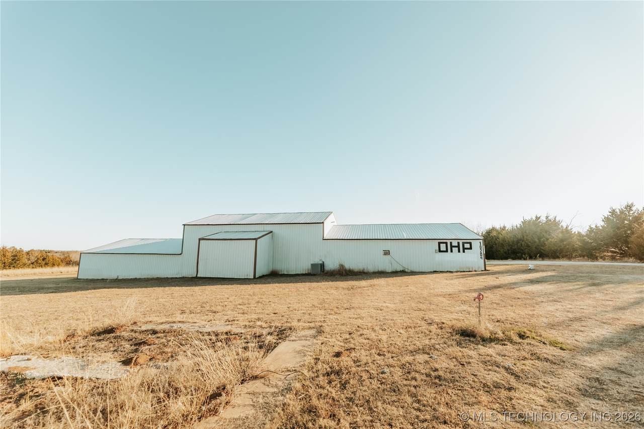 10205 Tower - Photo 1