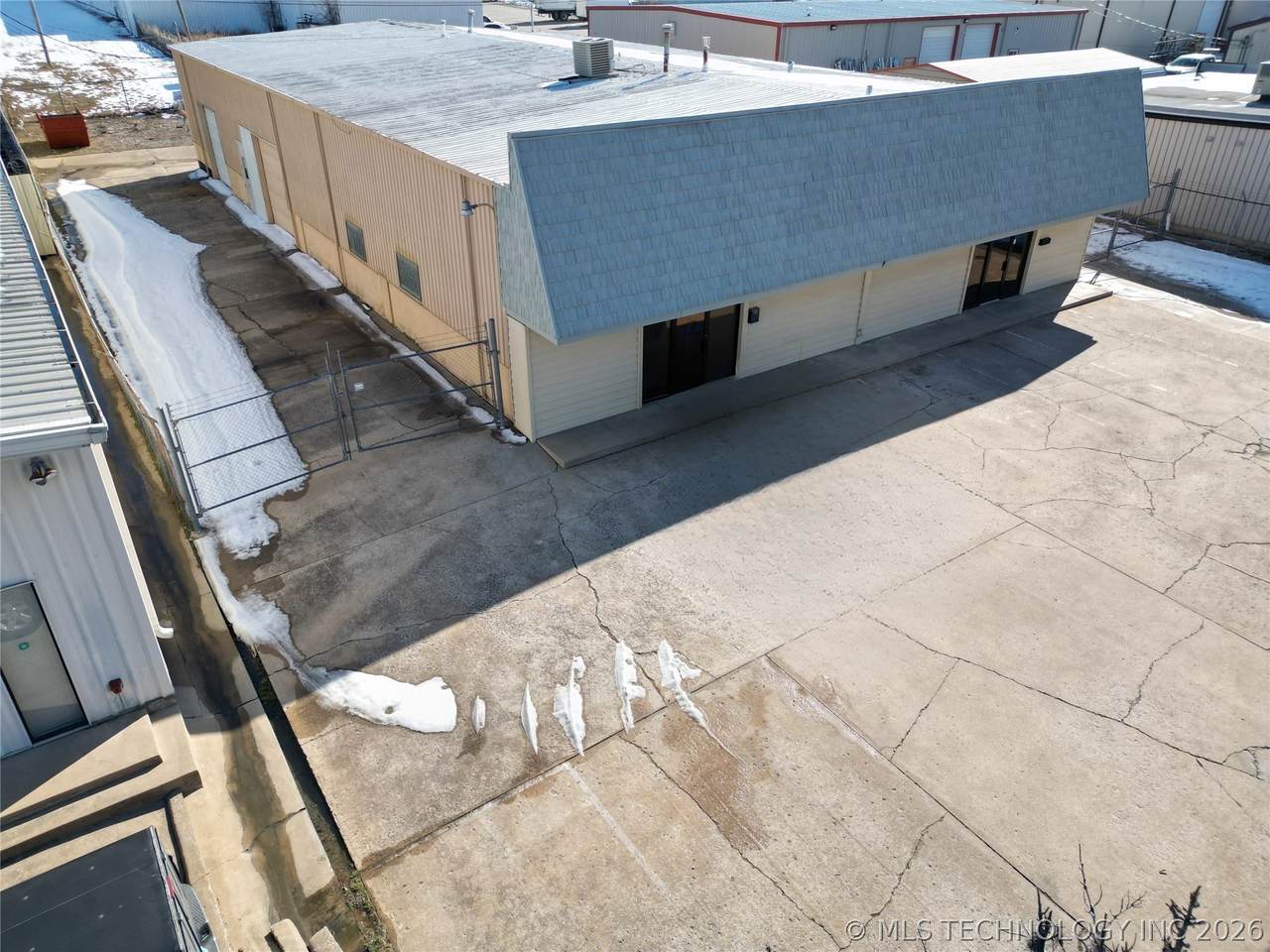 165 122nd East Avenue - Photo 1