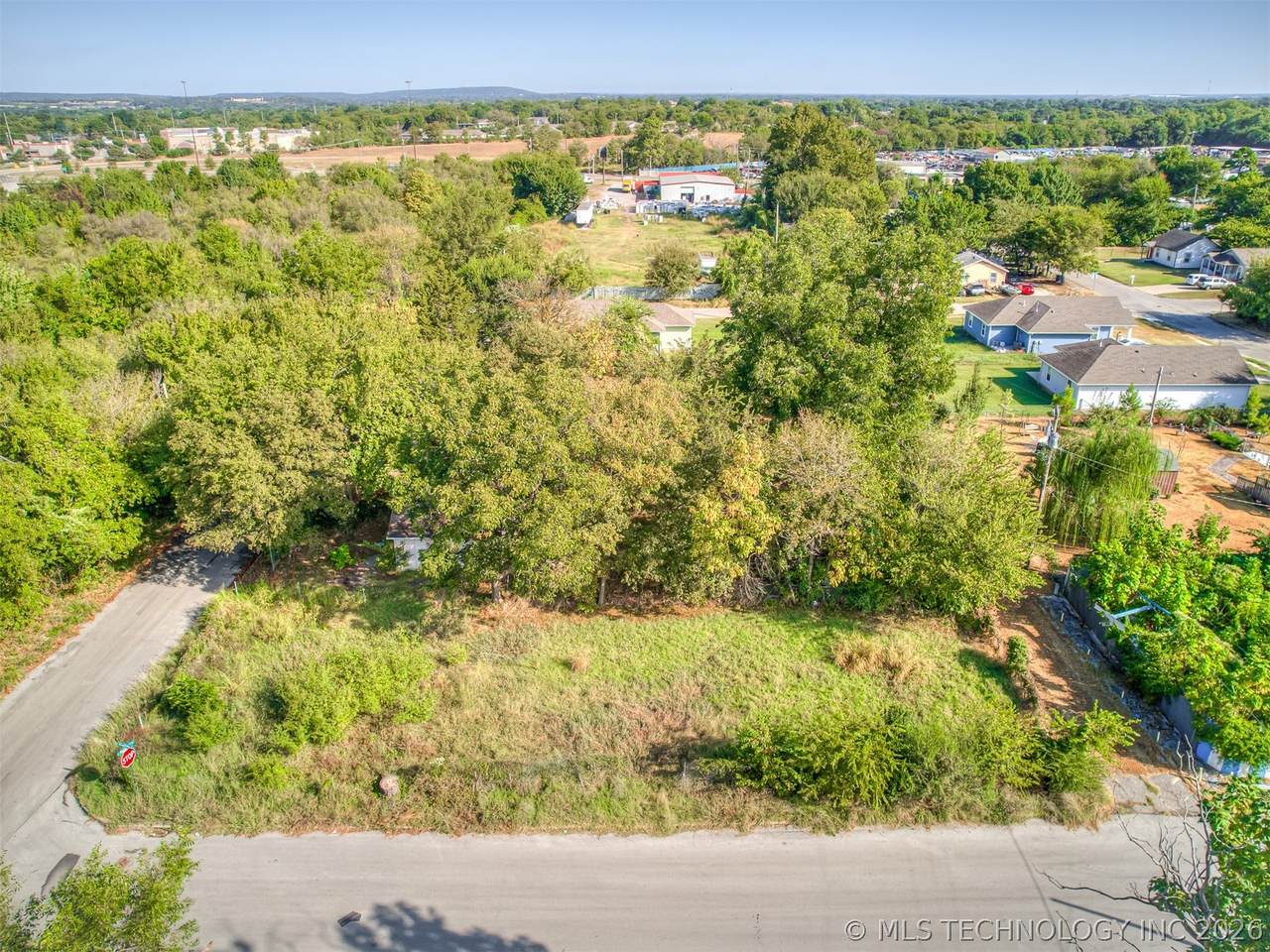 1327 Rockford Avenue - Photo 1