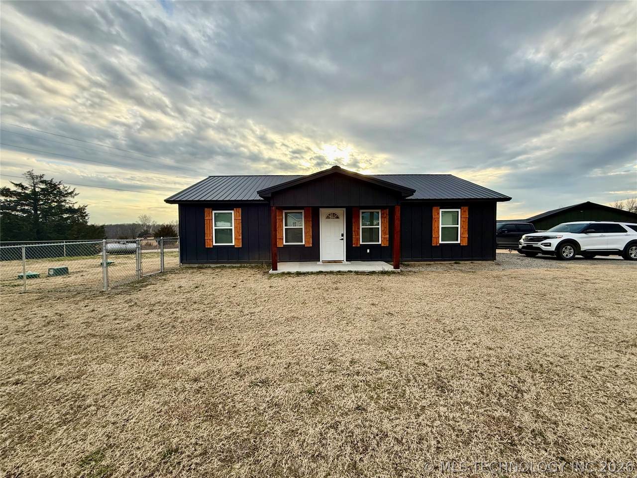 989 Sequoyah Drive - Photo 1