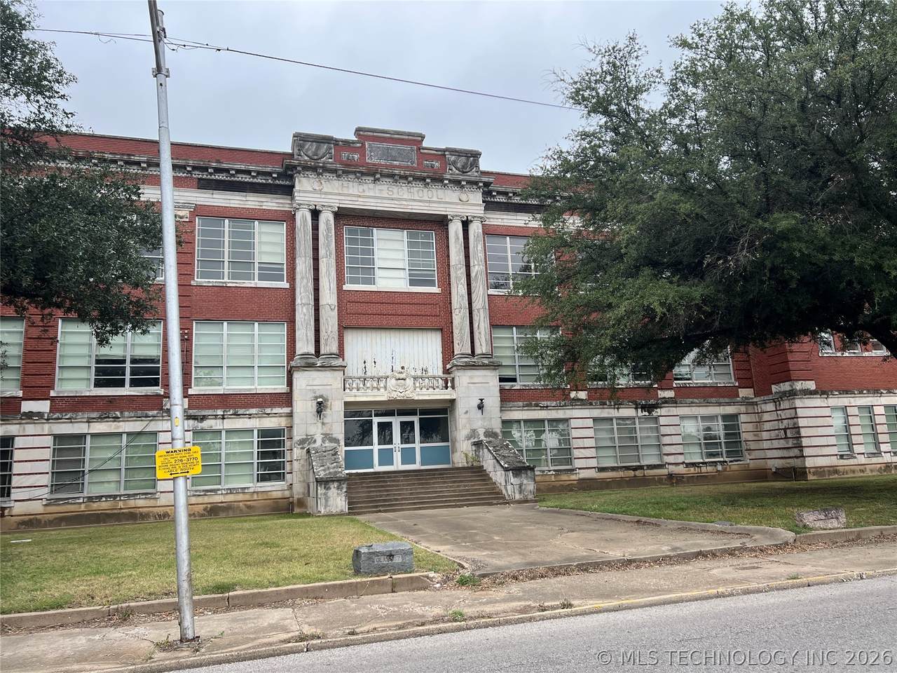 215 Washington - Photo 1