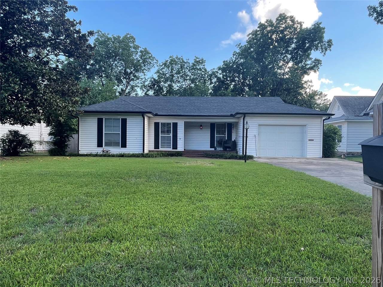 1418 3rd Avenue - Photo 1