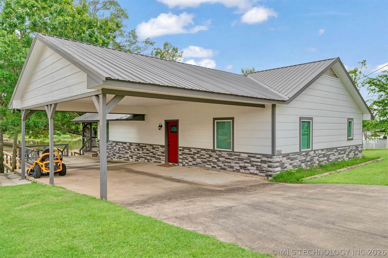 1205 Lakeside - Photo 1