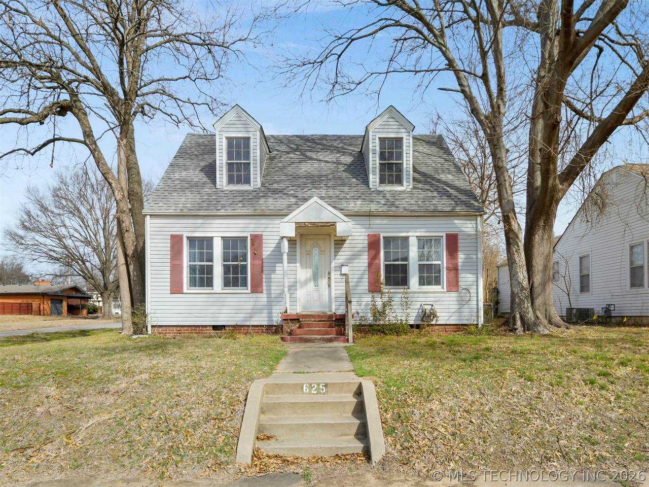 625 Frensley - Photo 1