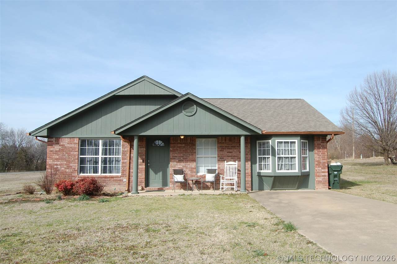 608 Pine Street - Photo 1