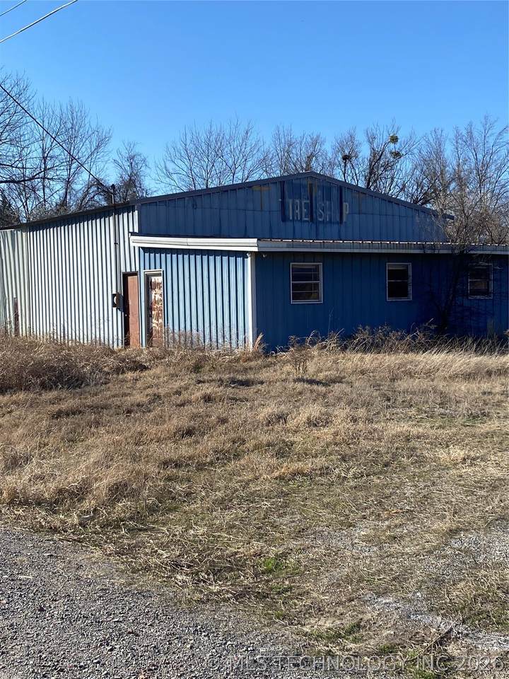 3320 Lee Street - Photo 1